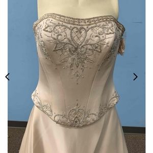 DaVinci wedding dress